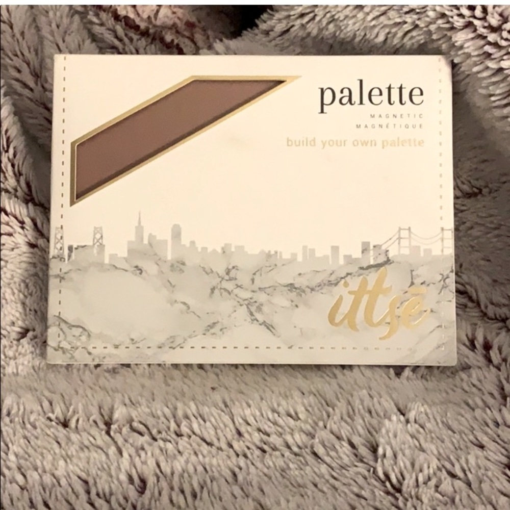 ✨NEW ✨ ittsē Magnetic Eye Palette